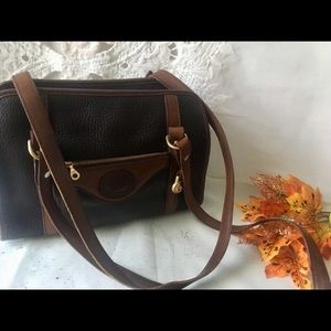 ⭐️Dooney&Bourke⭐️Vintage Rare Zip Top Shoulderbag